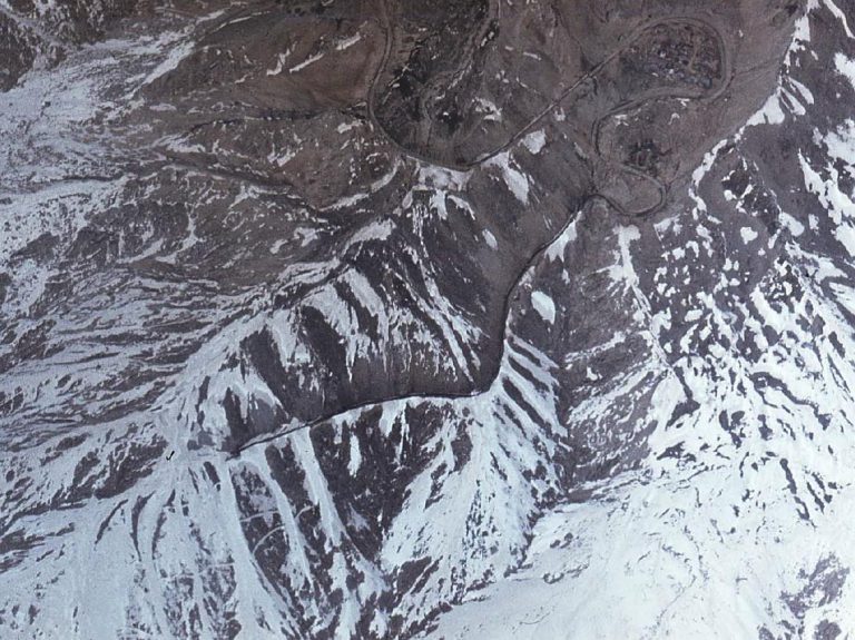 Перевал «Саланг» с самолета. 1984.  Фото С.А. Анденко