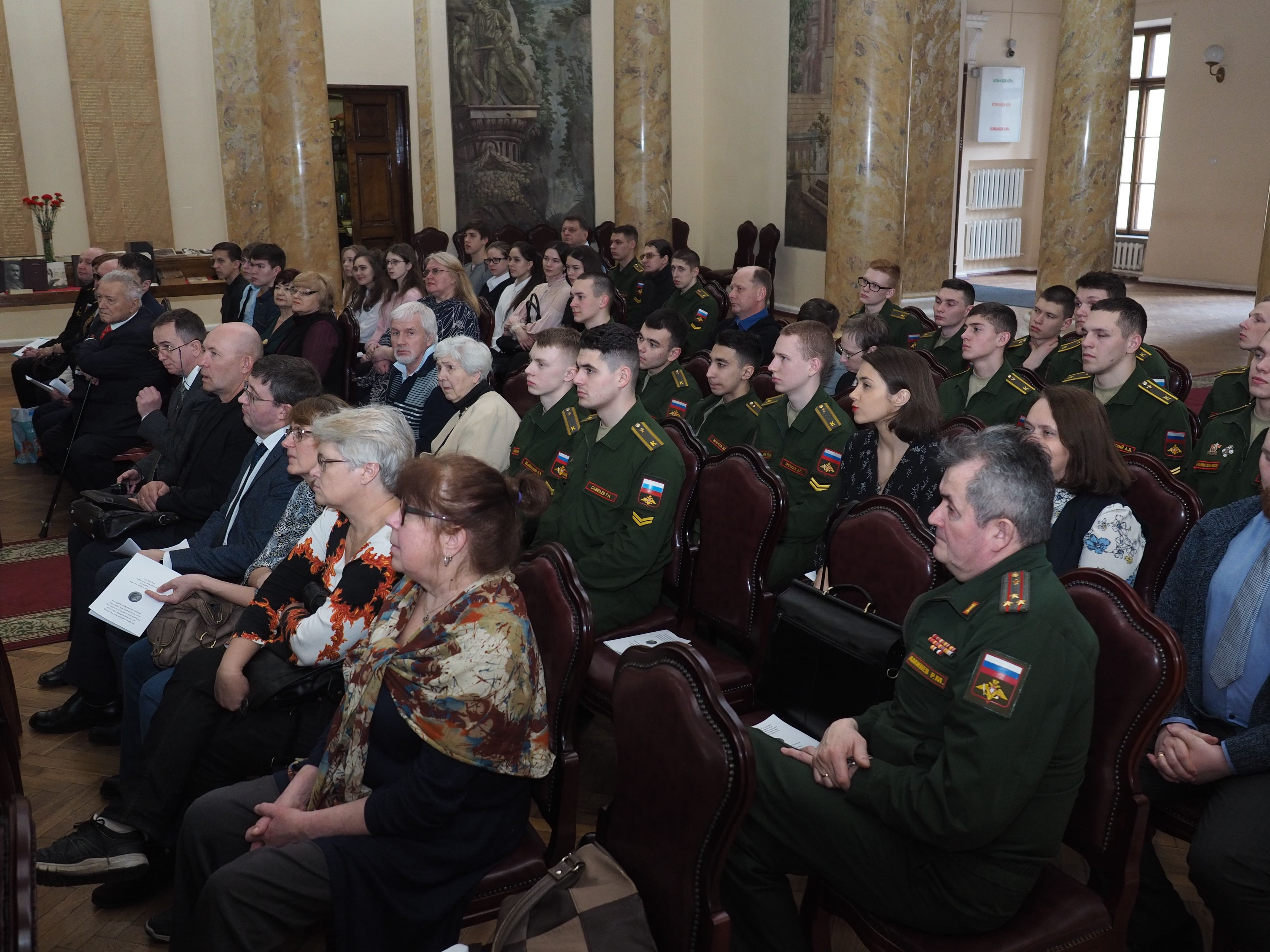 Вестник военно медицинской. Конференция в военно-медицинской Академии им Павловского. Военно-медицинская Академия Кирова. Военно медицинская Академия главный зал. Колонный зал ВМЕДА.