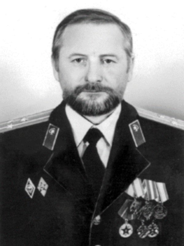ЧЕРНЯКОВ Геннадий Михайлович