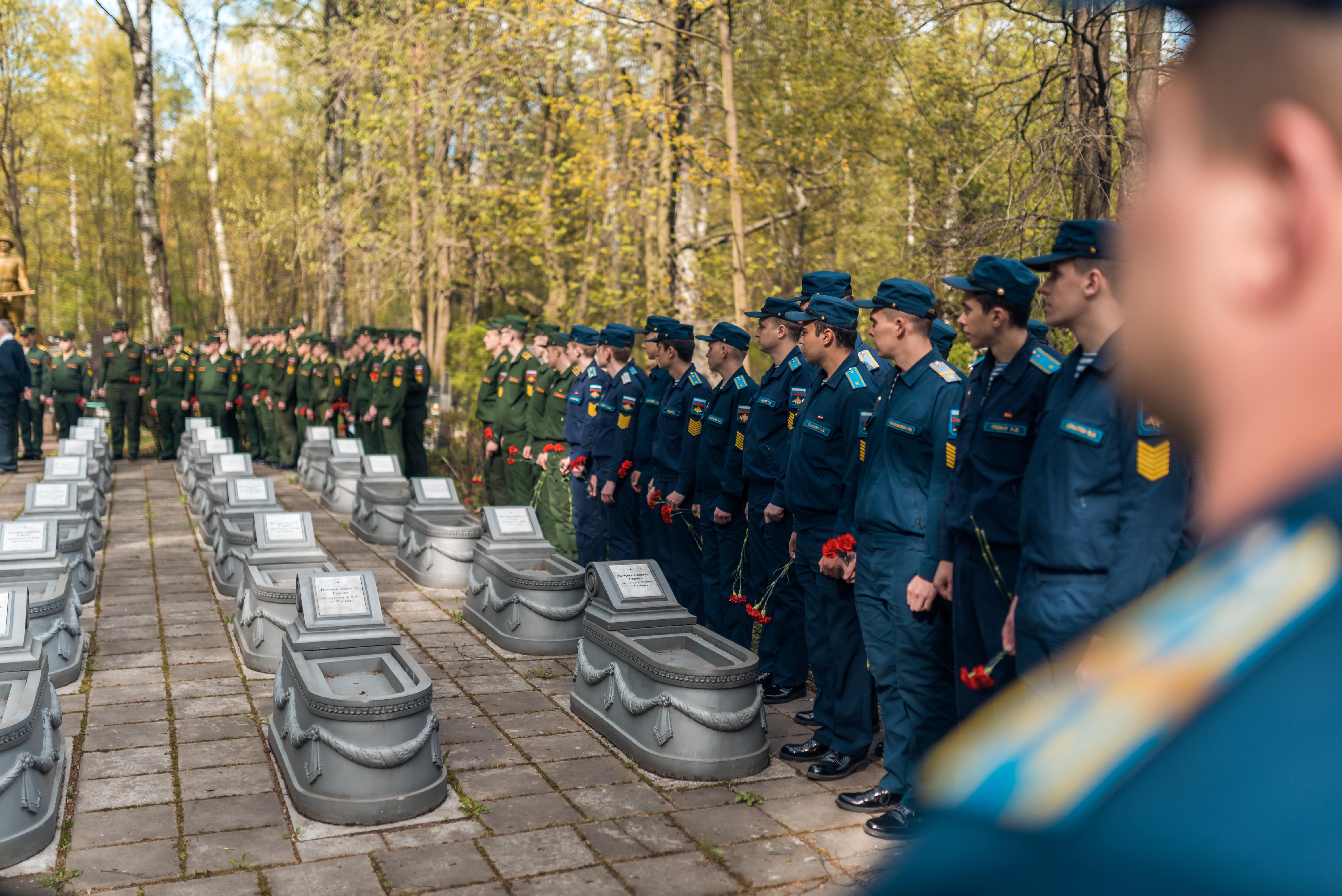 Богословское кладбище площадка ВМА. Парк ВМА. Военная Академия связи память погибшим. Памятник кожевникову в Академии военно-медицинской. Вестник военно медицинской