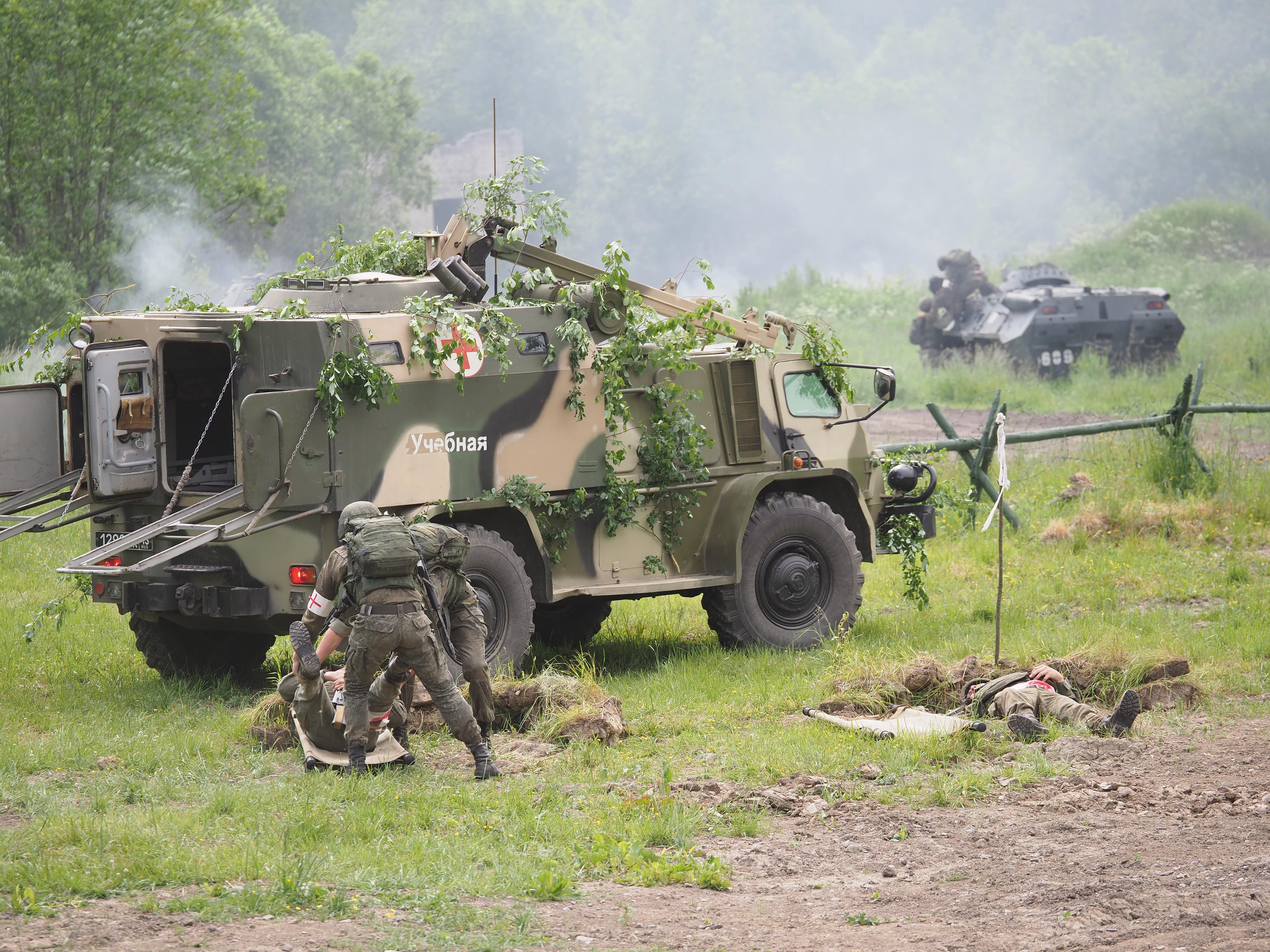 В Красном Селе на учебной базе Военно-медицинской академии успешно проведены межгосударственные тактико-специальные учения с представителями Министерства обороны, Министерства Здравоохранения, МЧС, руководителями ведущих национальных центров в области медицины катастроф и экстренной медицинской помощи государств СНГ и КНР