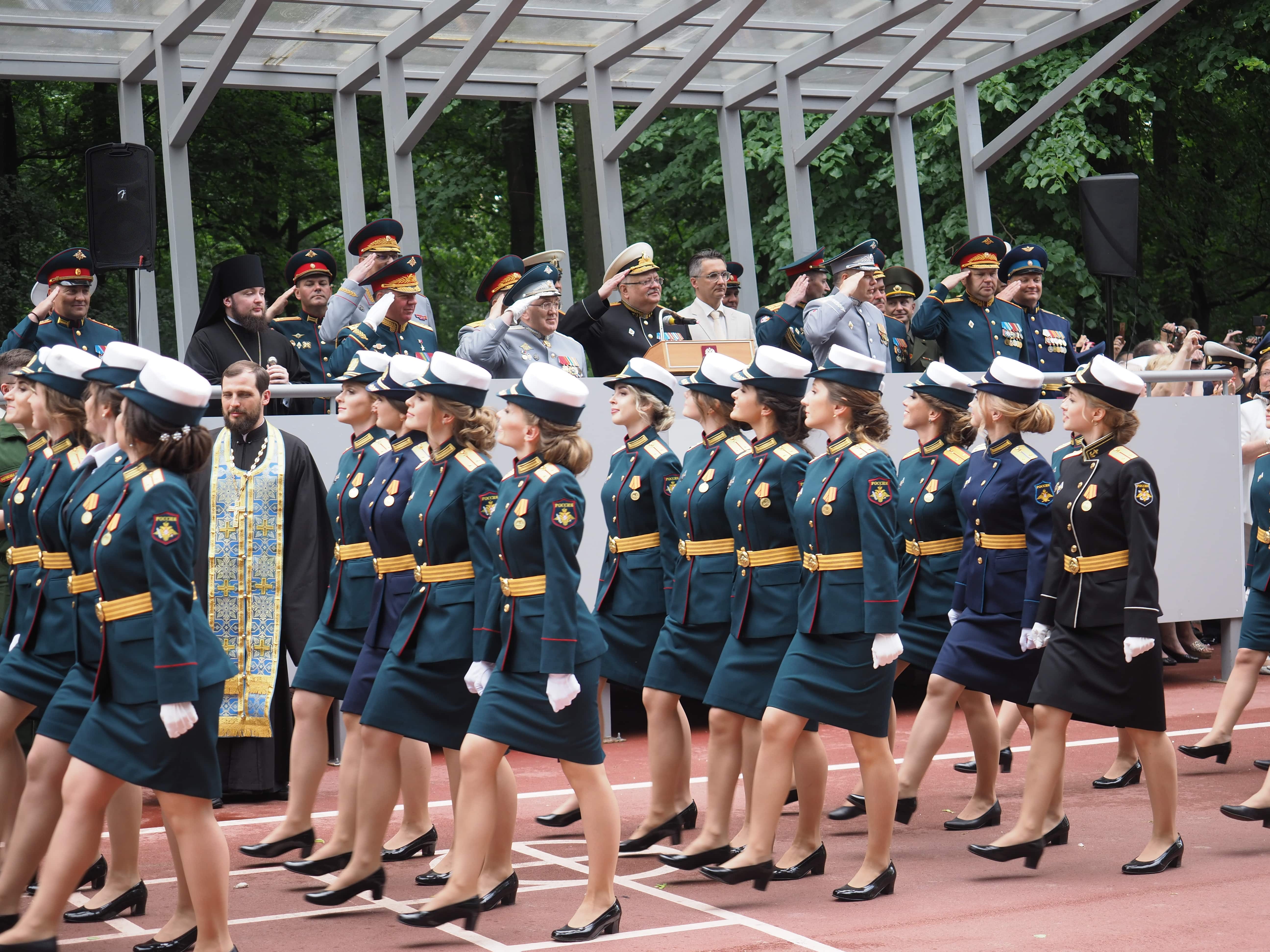 Военные врачи санкт петербург. Военная медицинская Академия Санкт-Петербург. Курсантки военно медицинской Академии СПБ. Выпуск ВМЕДА 2020. Военно-медицинская Академия Санкт-Петербург имени Кирова.