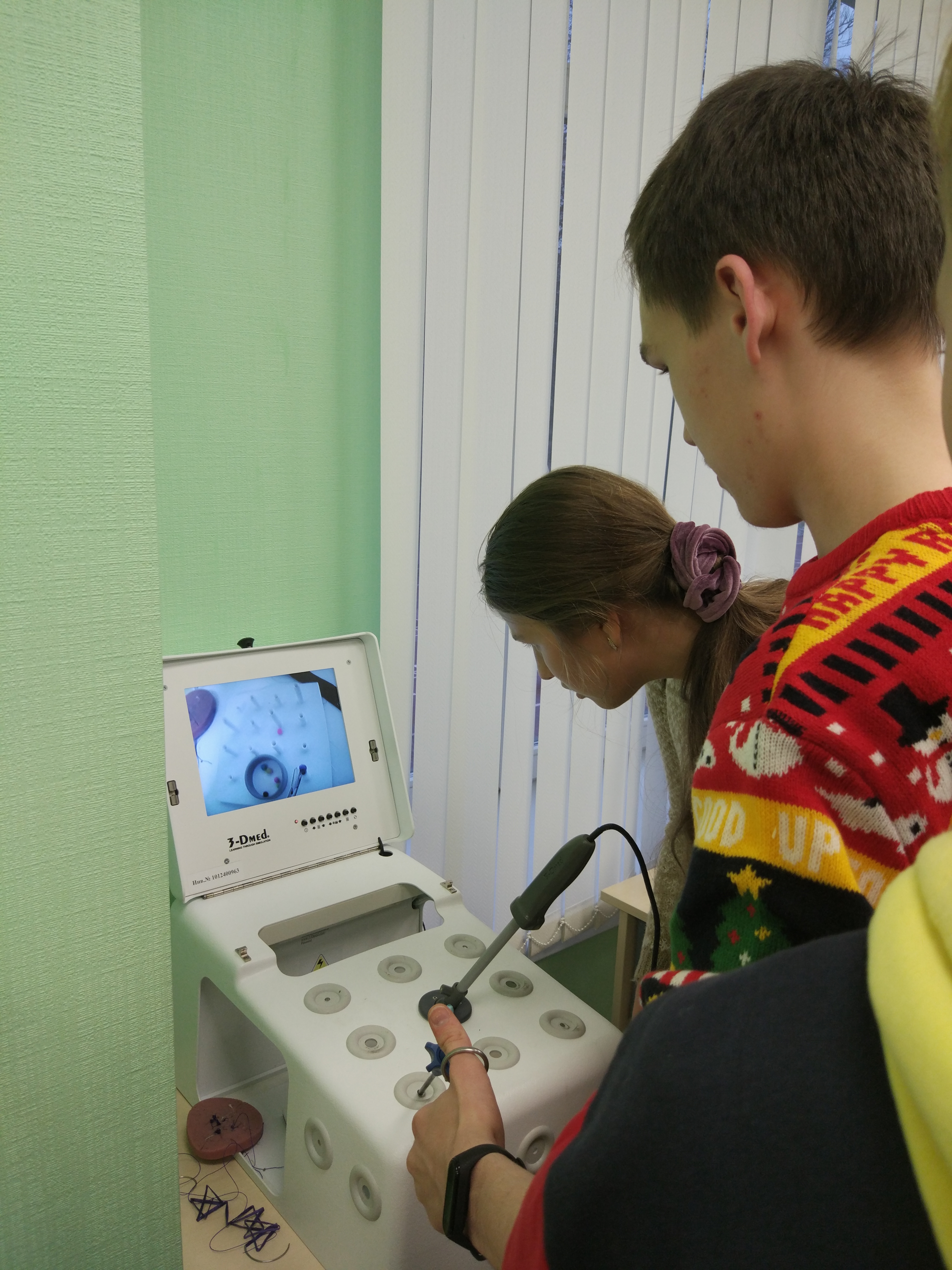 Школьники из Мурманской области примерили на себя профессию военного врача