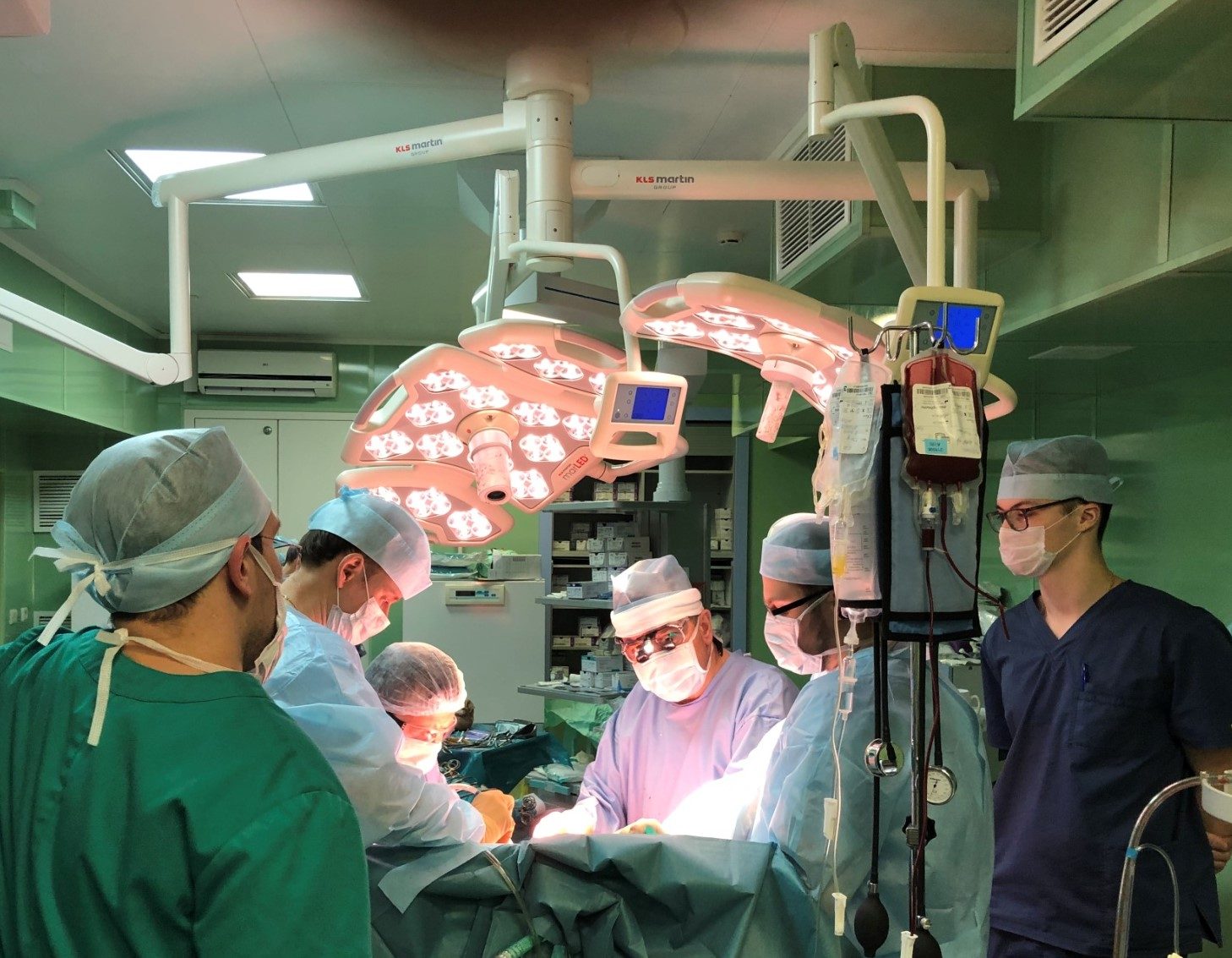 В клинике госпитальной хирургии Военно-медицинской академии имени С.М.Кирова выполнены сразу две сложнейшие высокотехнологичные операции по пересадке печени