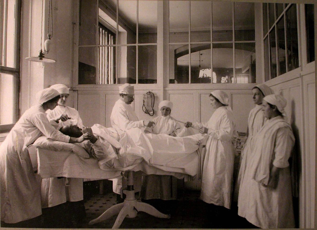Медсестры и пациенты (86 фото)