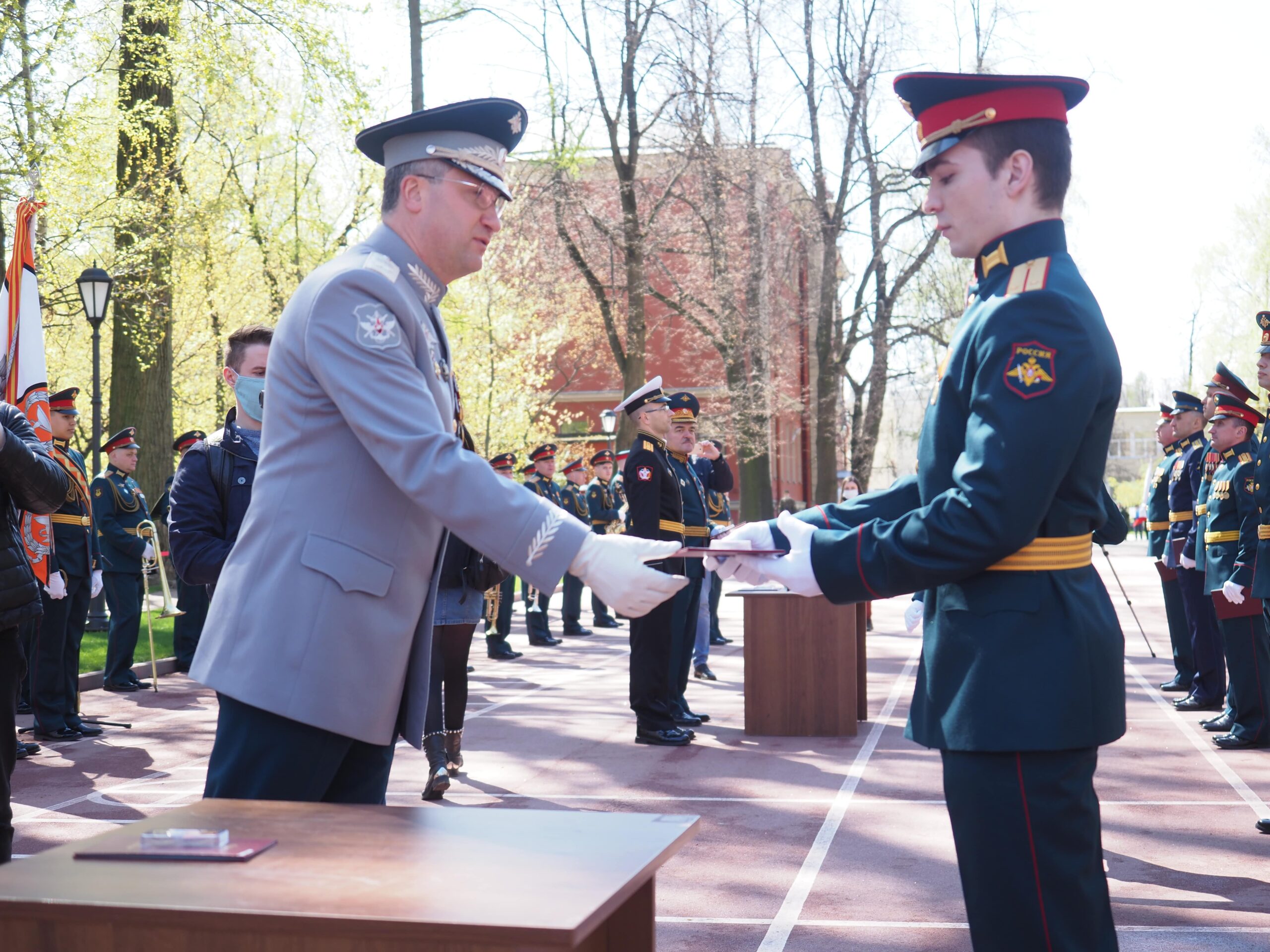 В день Победы в Военно-медицинской академии состоялся  торжественный выпуск офицеров