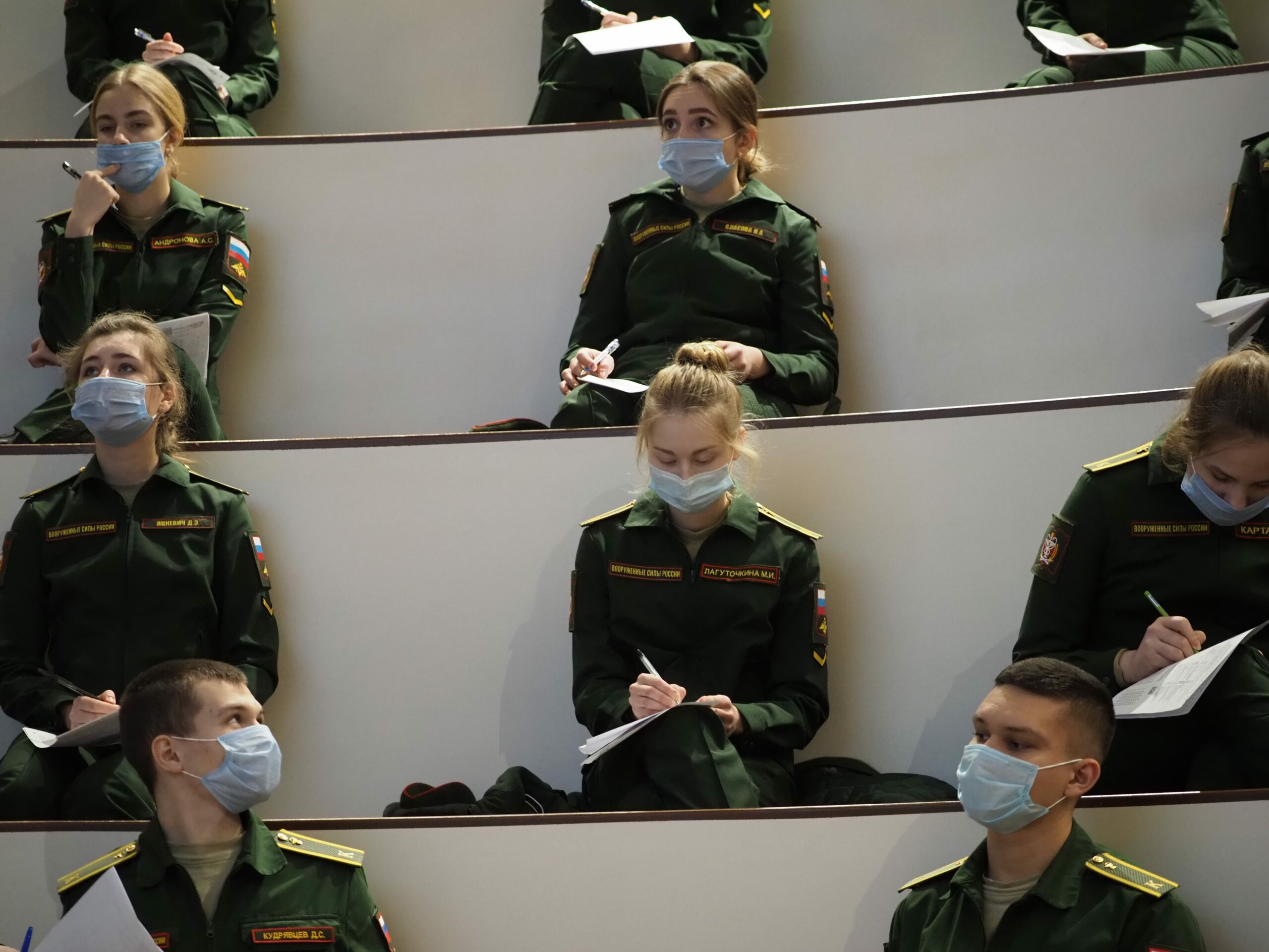 Курсанты Военно-медицинской академии написали Географический диктант