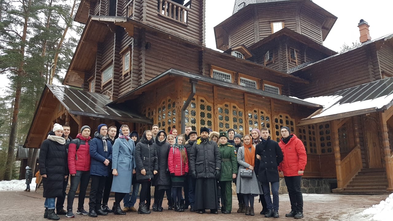 Курсанты и преподаватели посетили Церковь Казанской иконы Божией Матери в Вырице