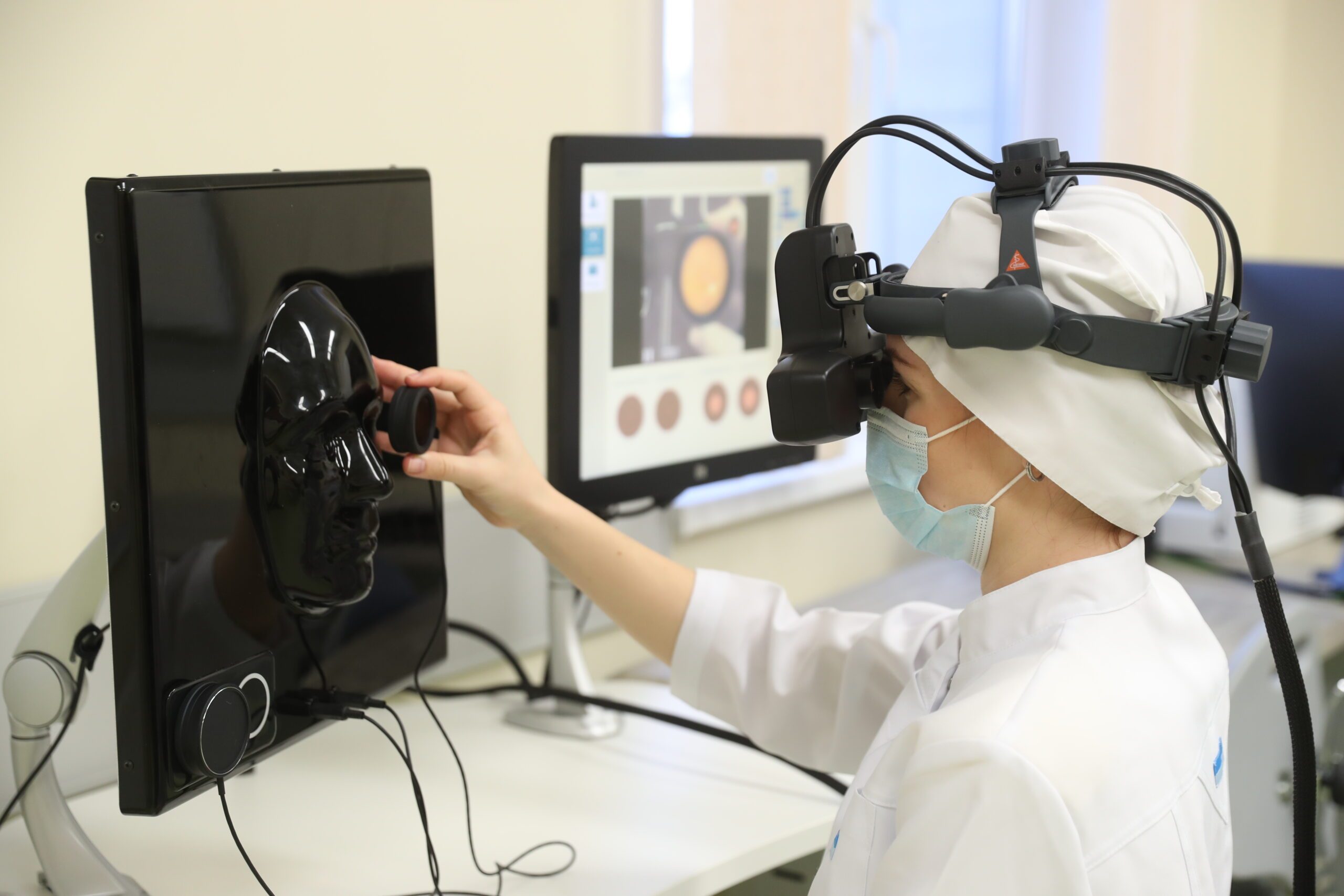 Кафедра офтальмологии начала использовать в учебном процессе уникальное симуляционное оборудование