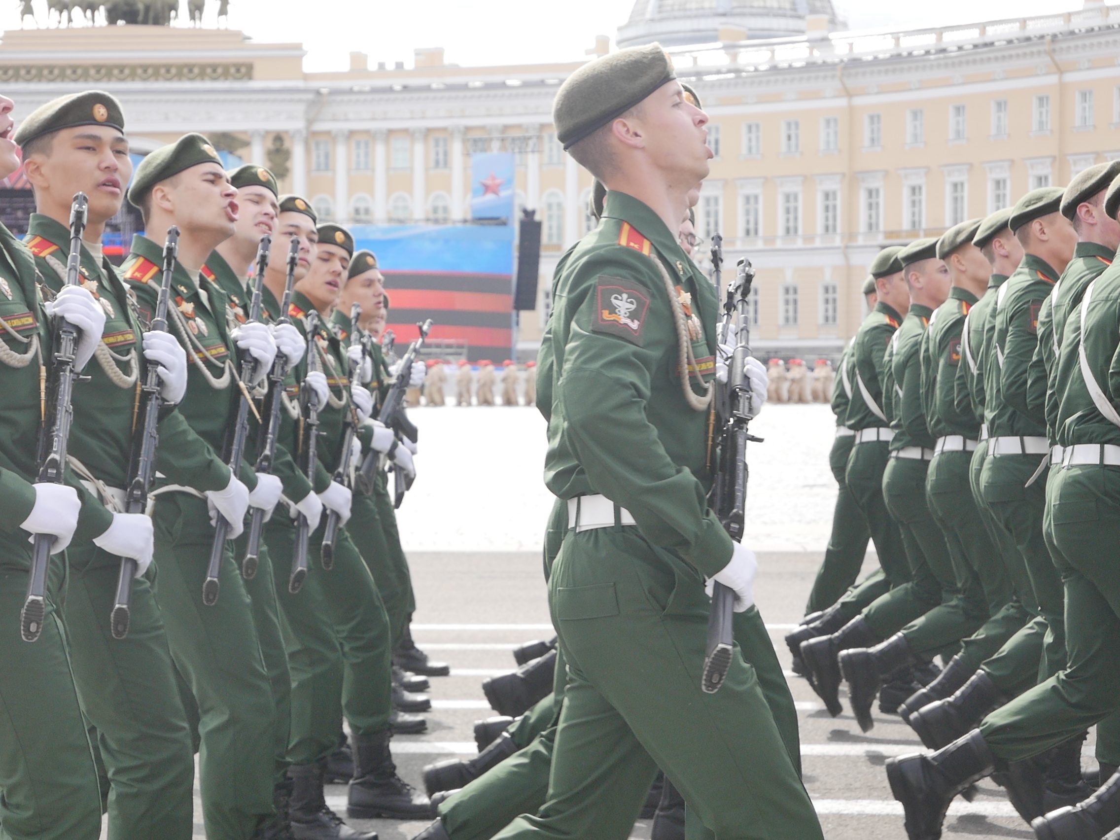 Курсанты Военно-медицинской академии приняли участие в Параде Победы