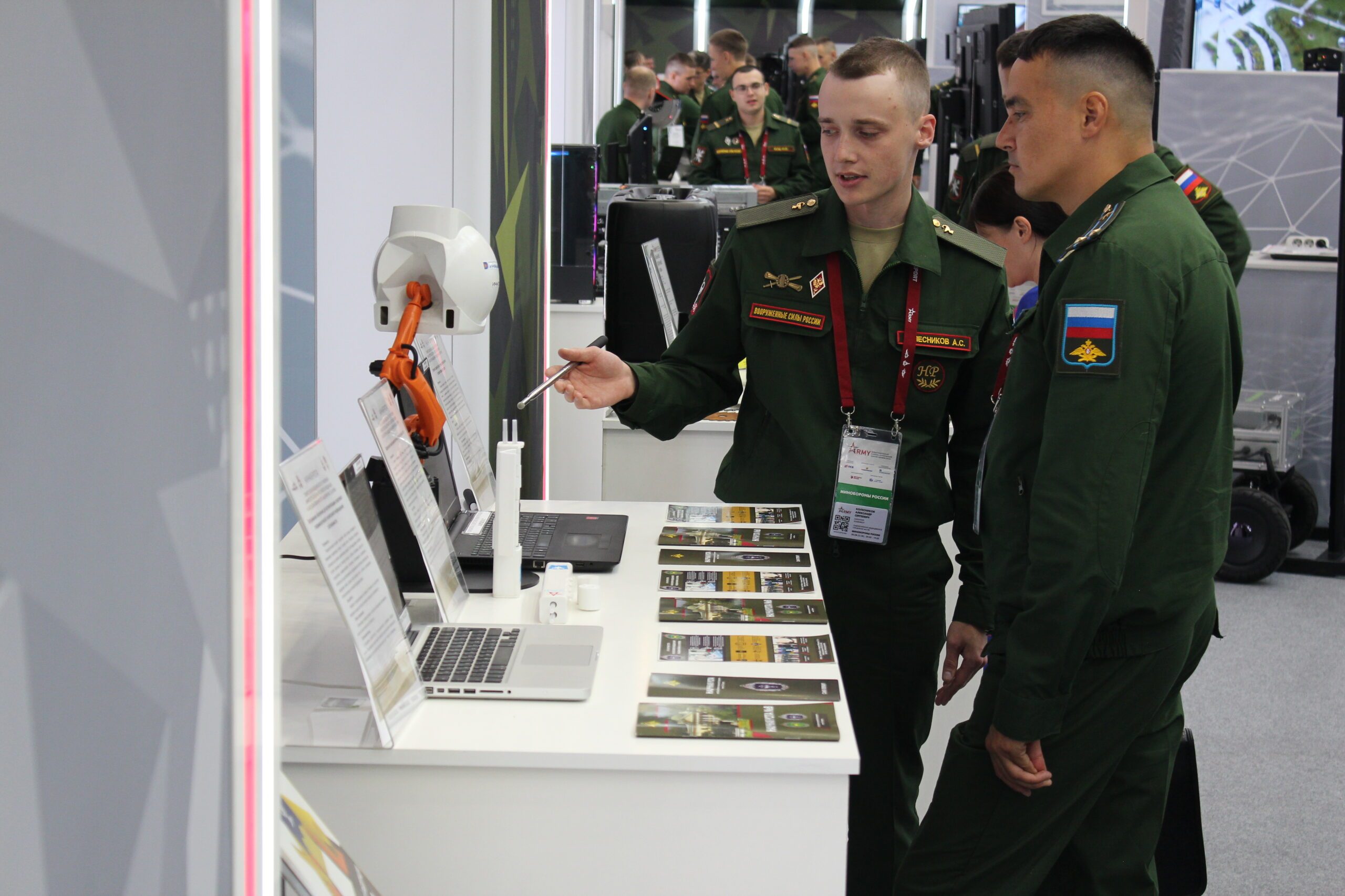 Операторы научной роты Военно-медицинской академии награждены кубком Международного военно-технического форума «АРМИЯ-2022»
