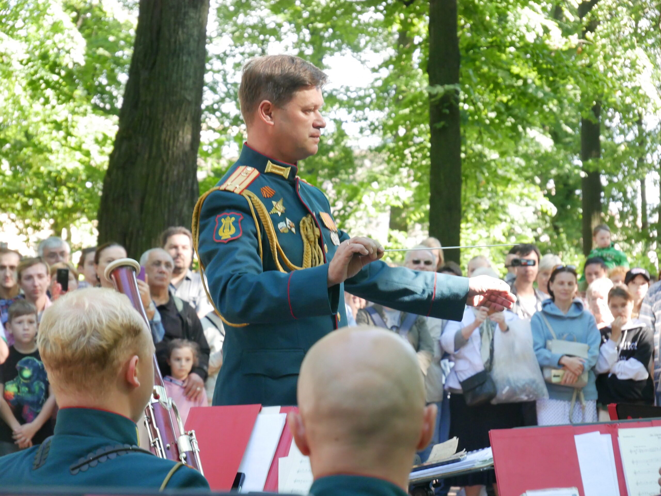Оркестр академии сыграл для петербуржцев и гостей нашего города в Летнем саду