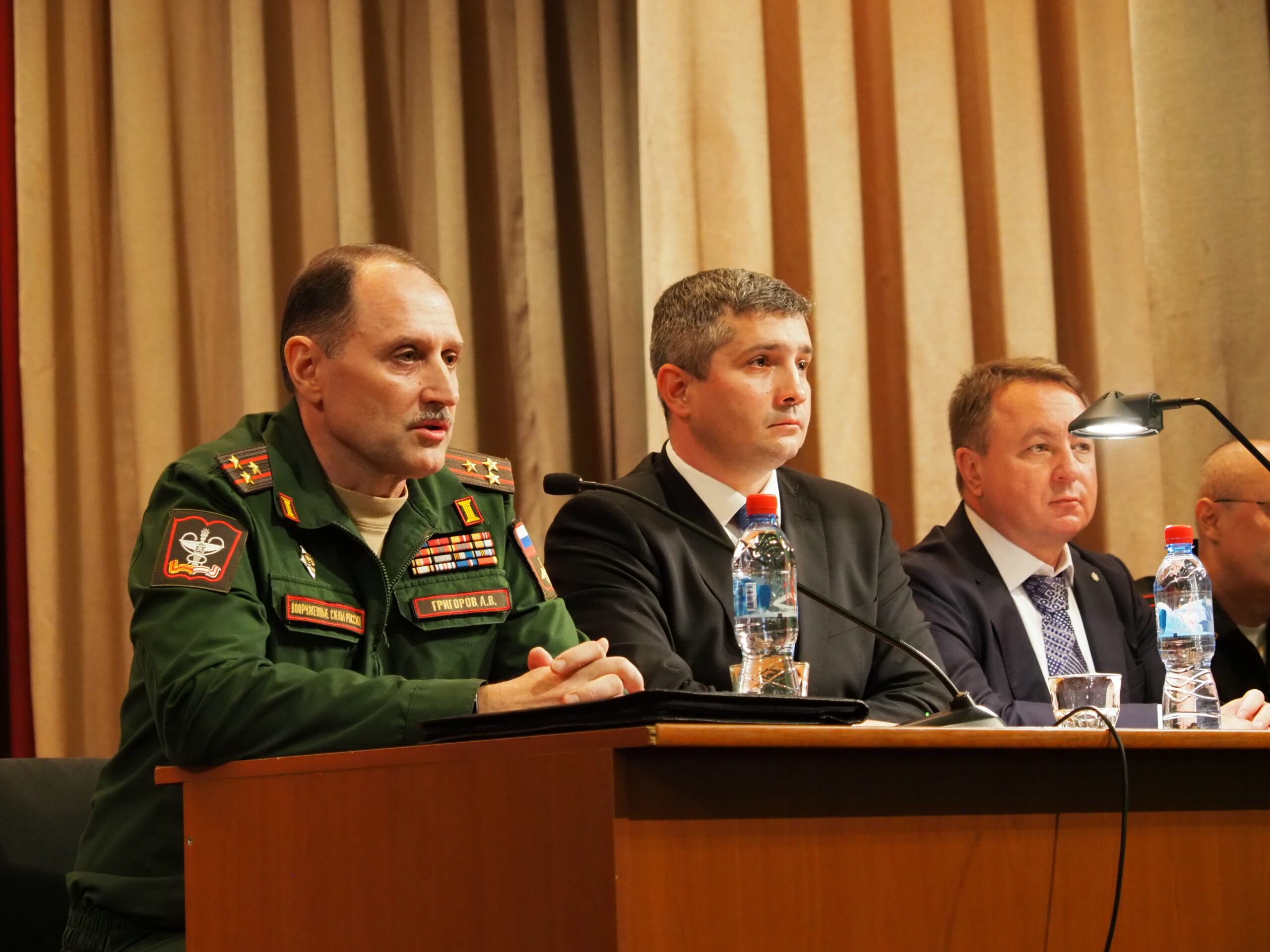 Военно-медицинскую академию посетил Министр обороны Южной Осетии
