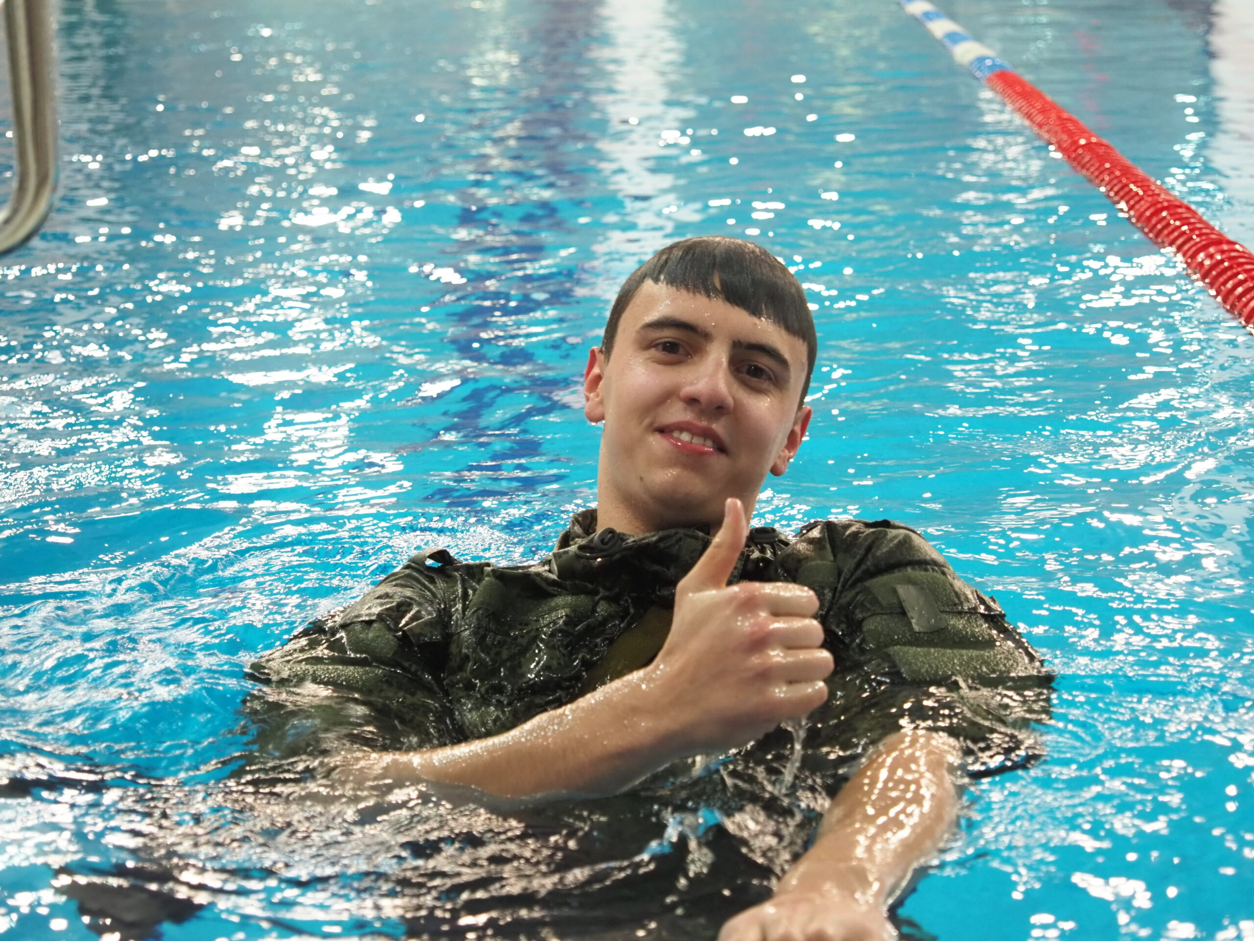 В академии прошел чемпионат по военно-прикладному плаванию среди факультетов