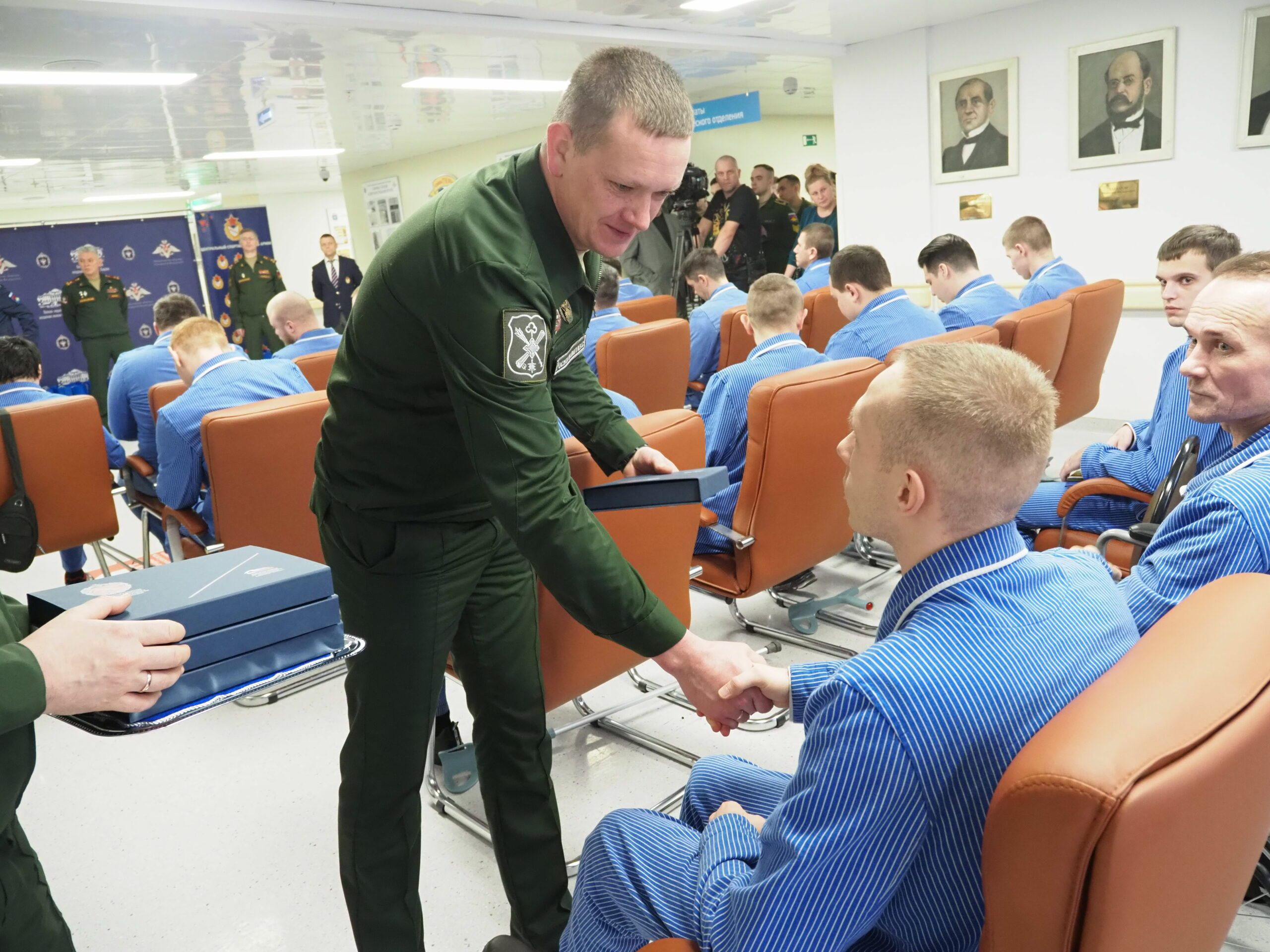 Часы участник сво. Участники сво в военно медицинской Академии. Выпуск ВМА. ВМА СПБ участники сво. Последние новости военной медицинский Академия имени Кирова.