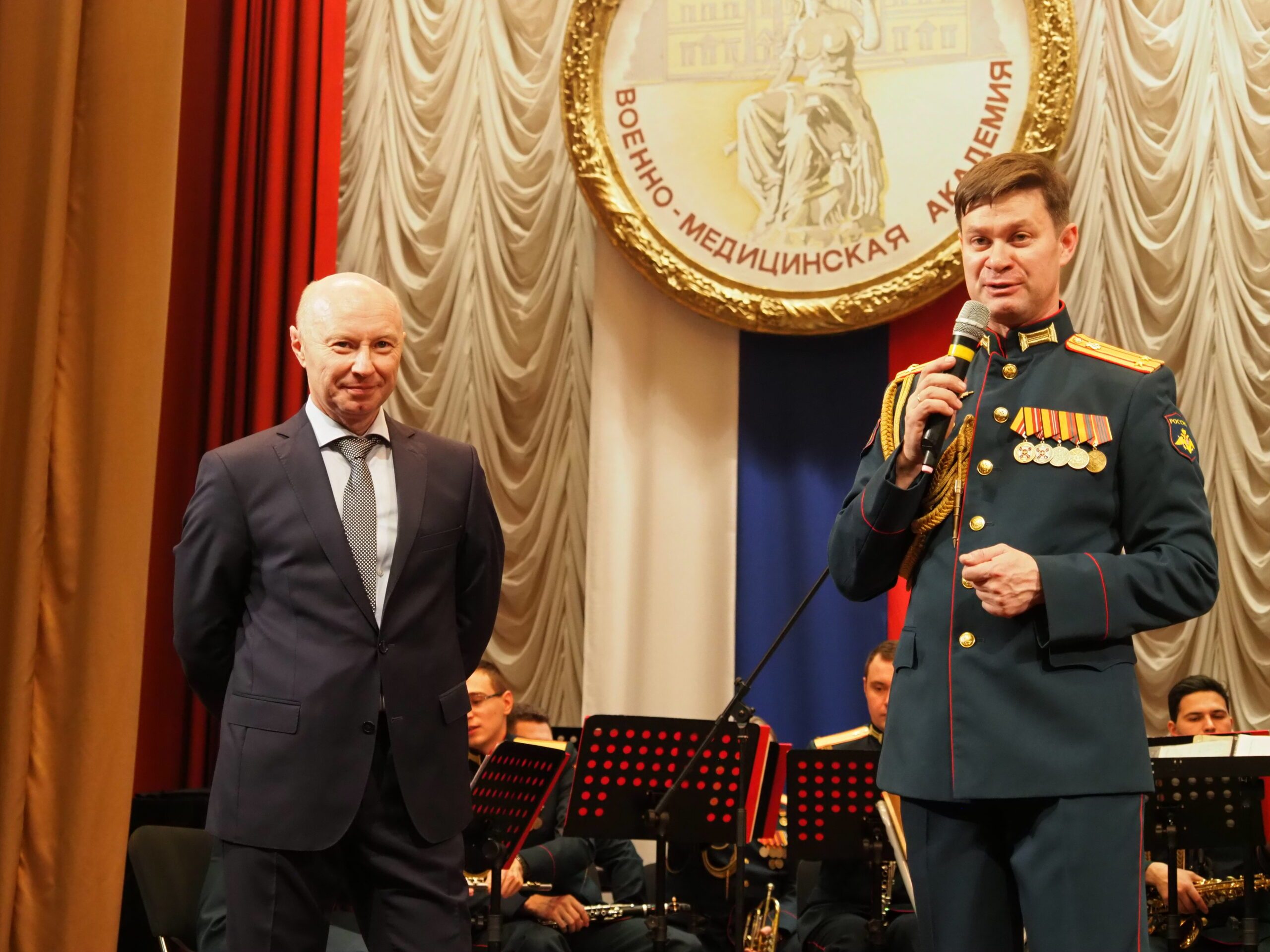 В Военно-медицинской академии прошла творческая встреча с композитором Александром Гилевым