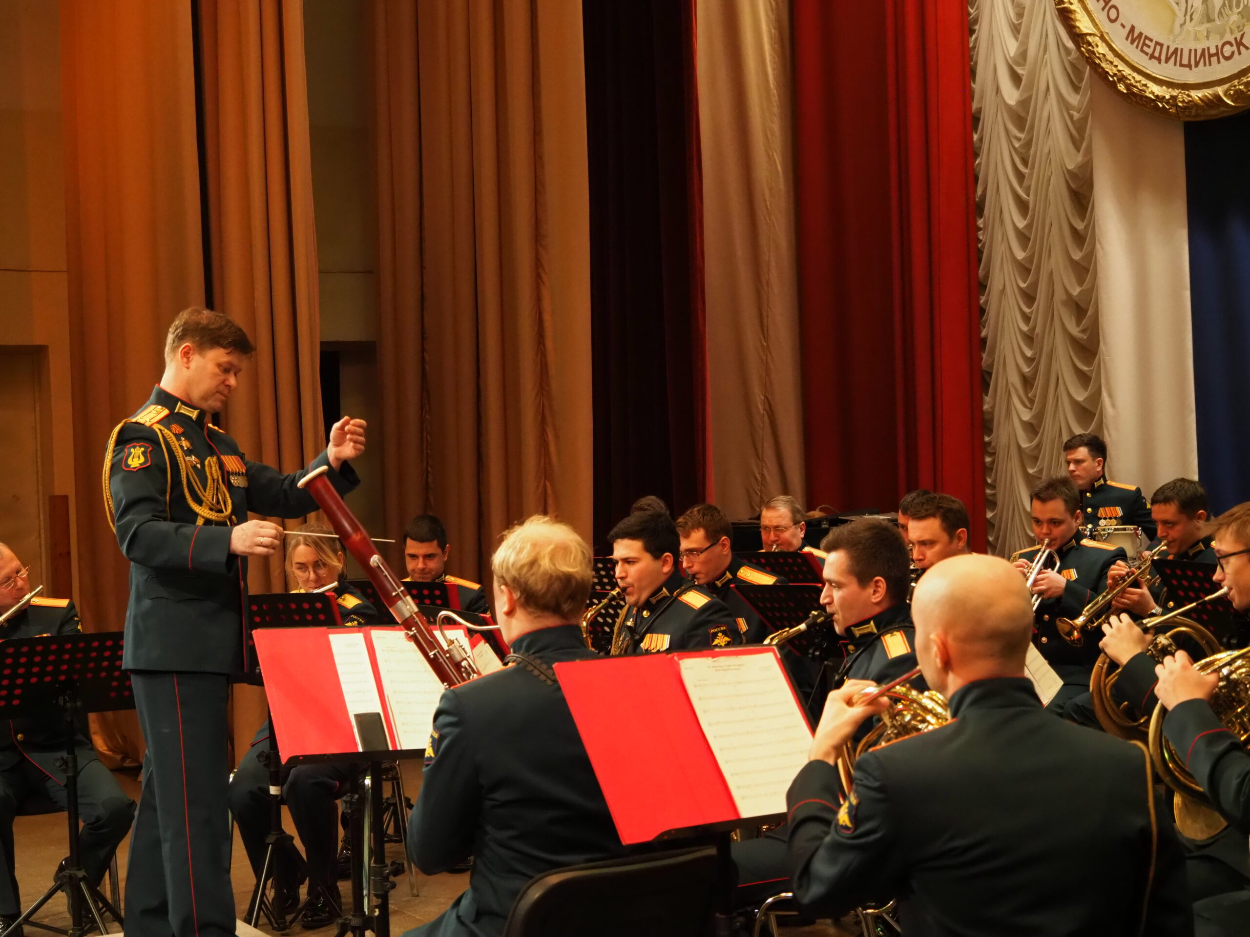 Оркестр Военно-медицинской академии представил специальную музыкальную программу, посвященную созданию Военной оркестровой службы ВС РФ