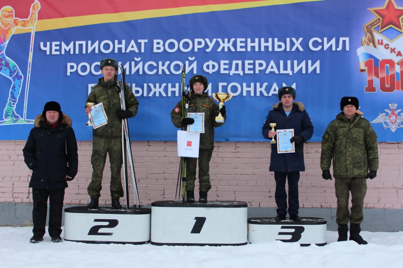 В Военно-медицинской академии прошел чемпионат по лыжным гонкам среди факультетов