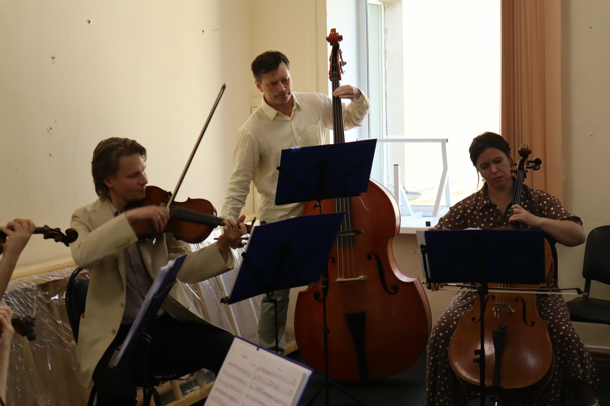 Музыканты петербургского Петро Арт квинтета дали концерт для военнослужащих, находящихся на лечении в академии