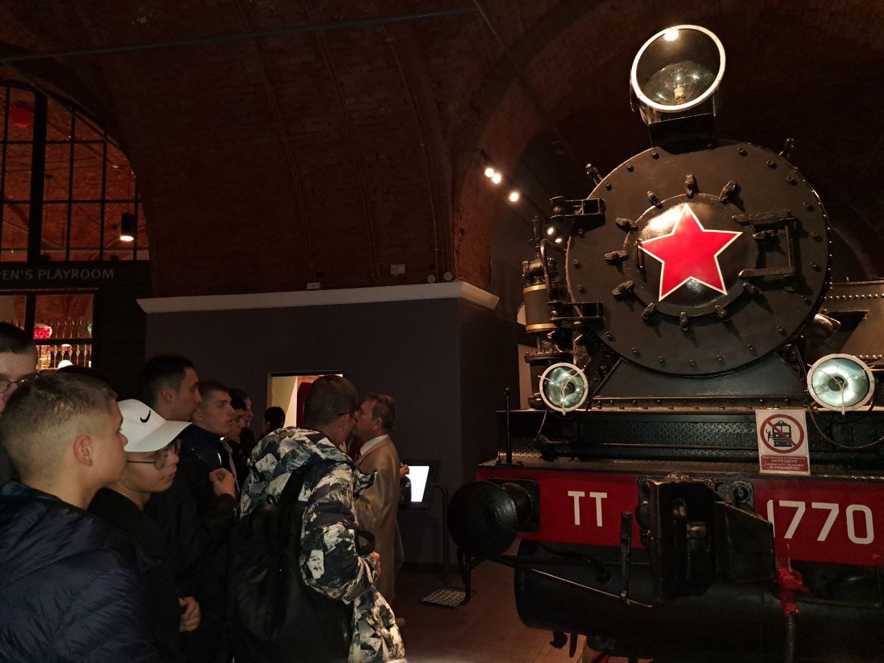 Курсанты академии побывали на экскурсии в музее железных дорог России
