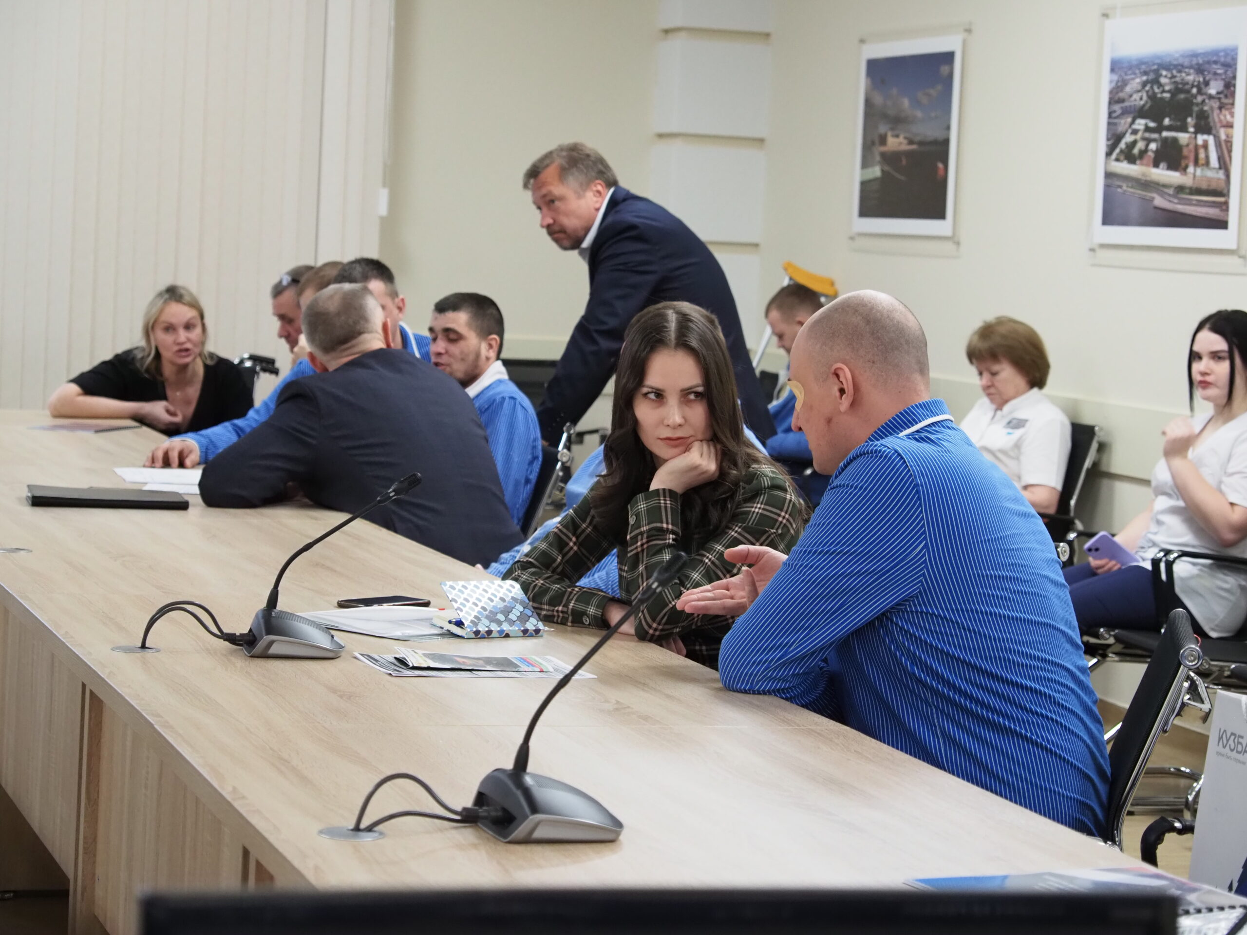 Делегация Сибирского федерального округа посетила военнослужащих, проходящих лечение и реабилитацию в академии