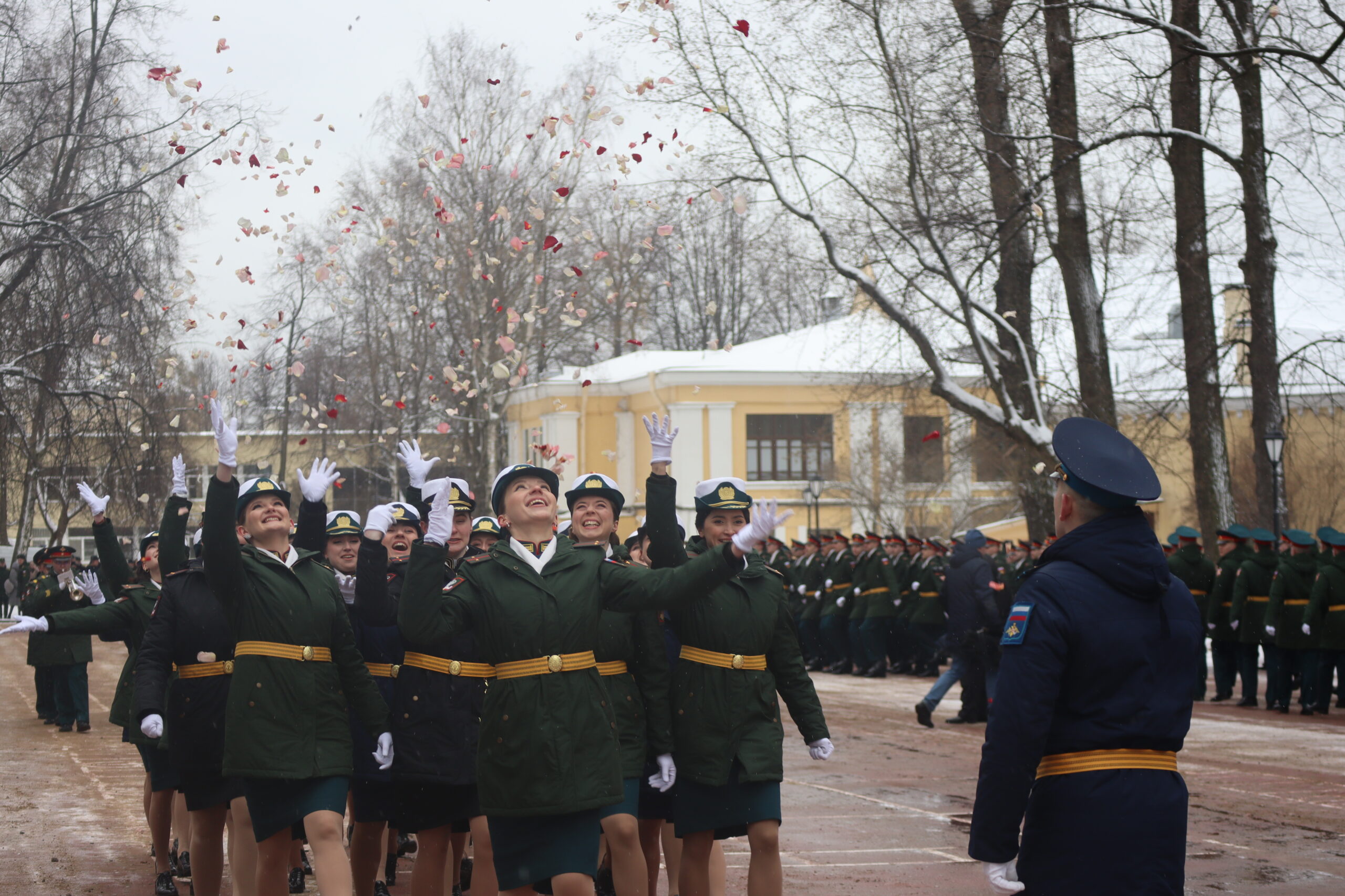 Торжественный выпуск военных врачей прошел в Военно-медицинской академии