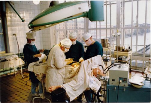 Оперирует профессор Рухляда Н.В.