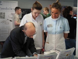 OLYMPUS DIGITAL CAMERA